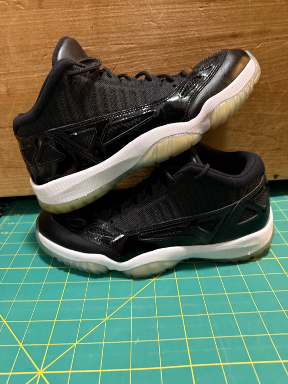 Air Jordan 11 Men’s Size 10 Retro Low Black/White Concord Space Jam 919712-041 - Picture 3 of 10